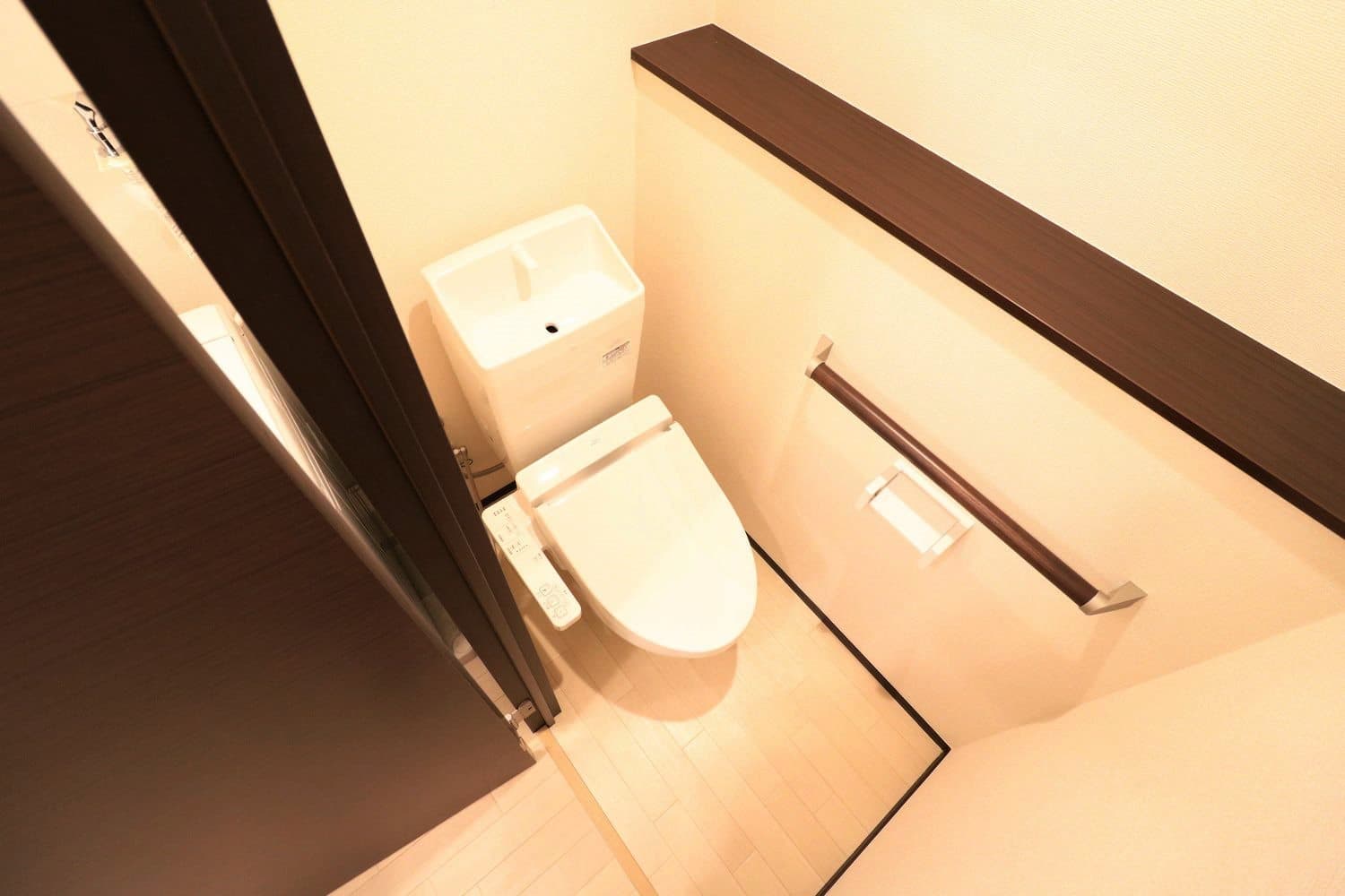 Room image 10