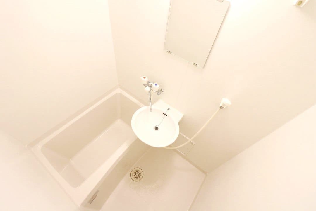 Room image 13