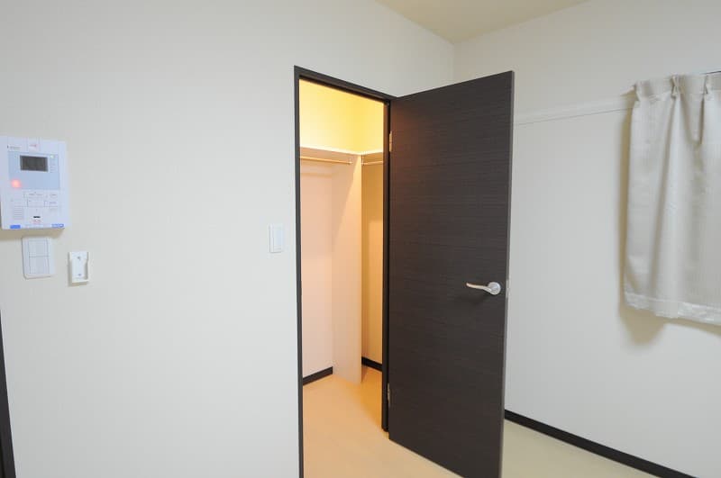 Room image 16