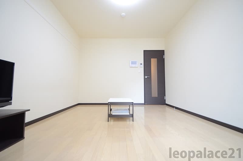 Room image 14
