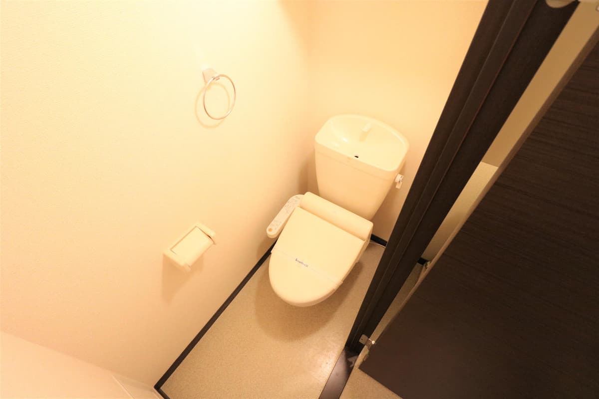 Room image 8