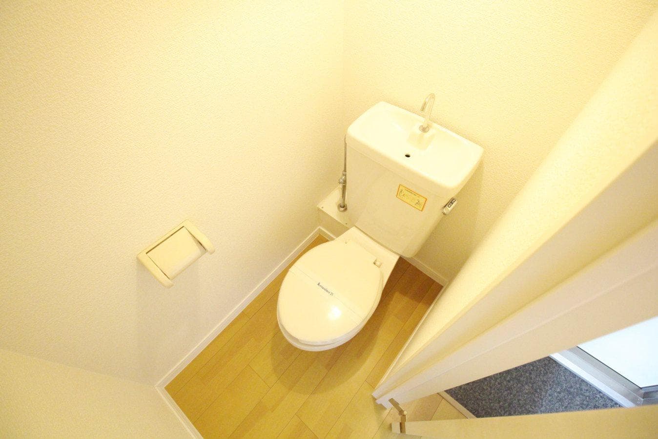 Room image 12