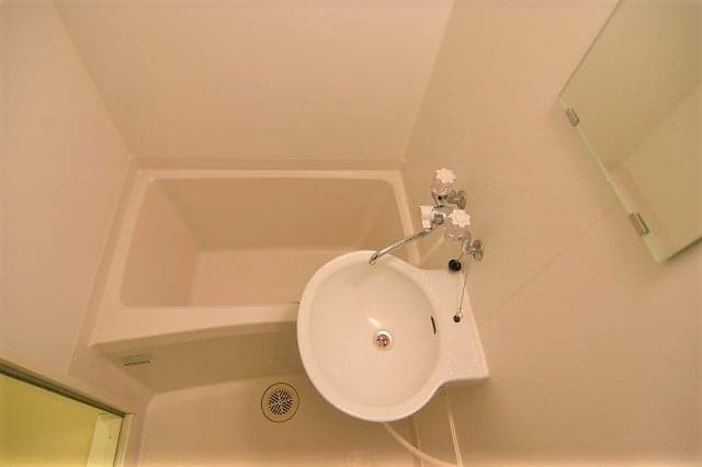 Room image 12