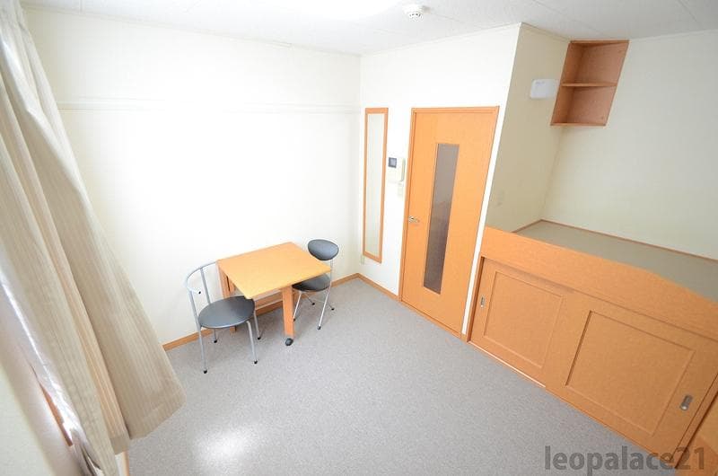 Room image 9