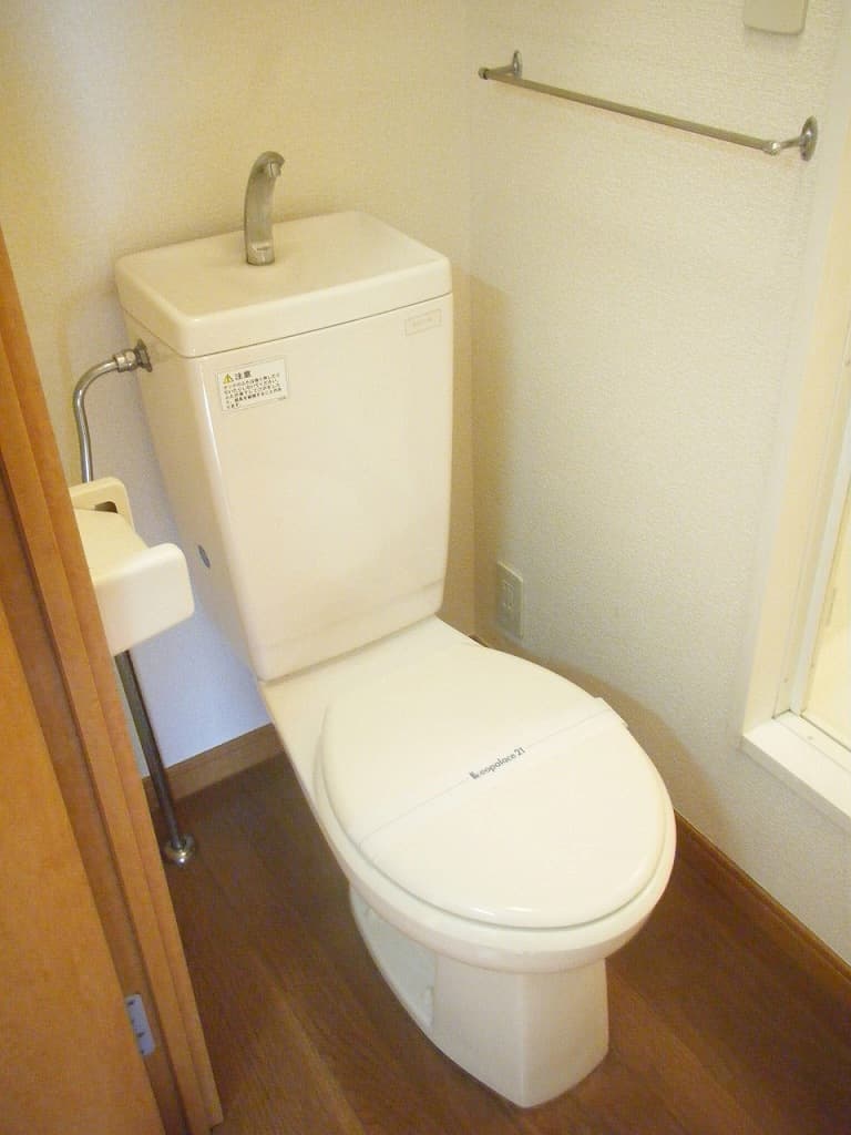 Room image 8