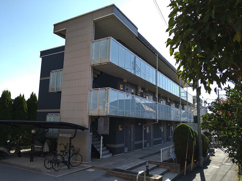 Main exterior of LEONEXT Grace Crest II