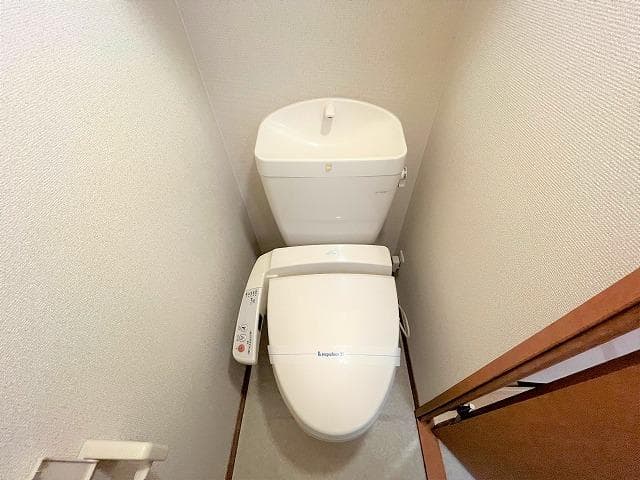 Room image 9