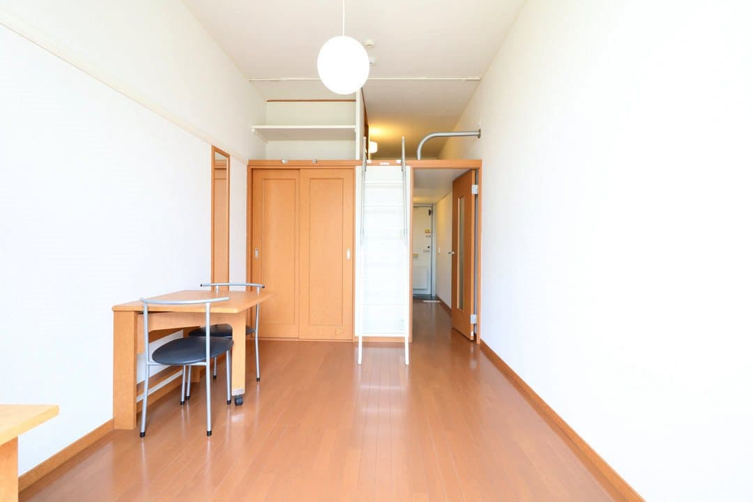 Room image 11