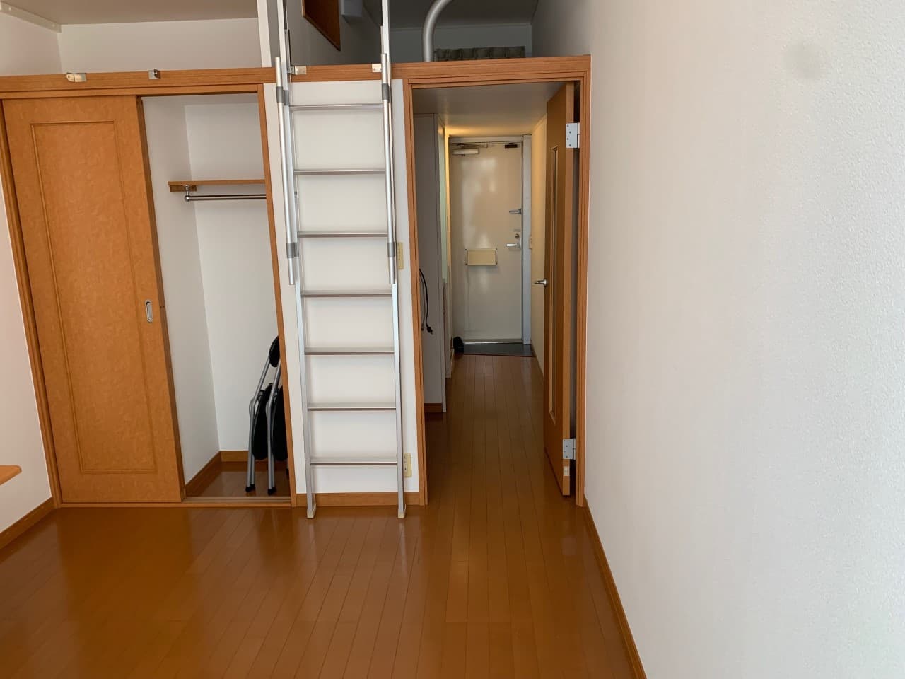 Room image 12