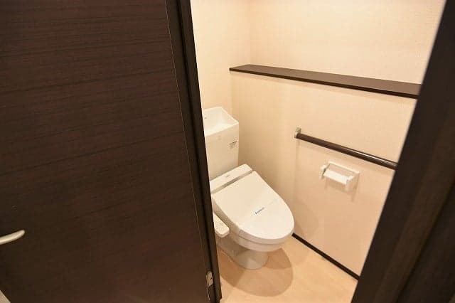 Room image 8