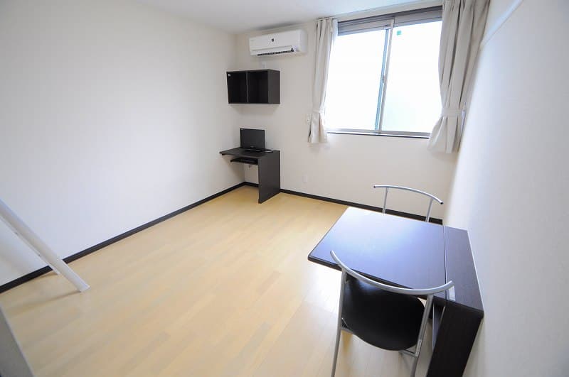 Preview interior of LEONEXT Castor Yuu