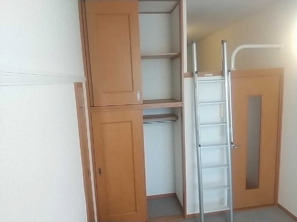 Room image 9