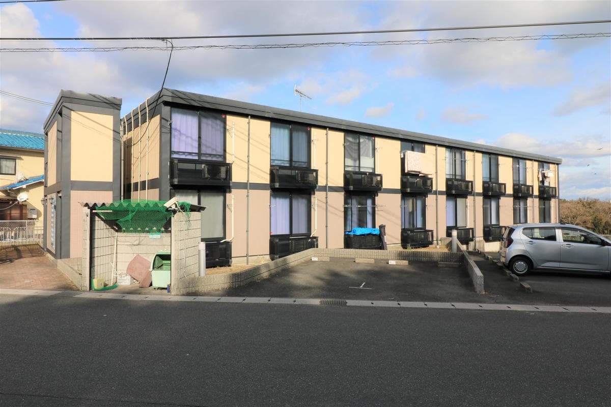 Main exterior of leopalace Life Tanaka