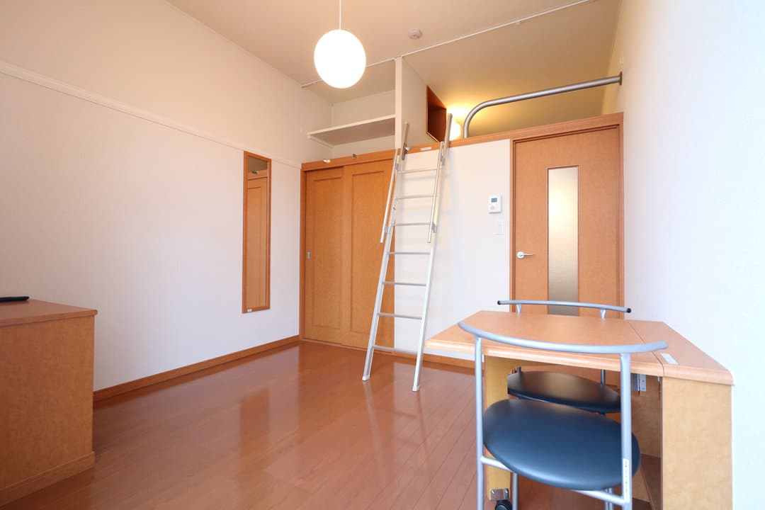 Room image 10