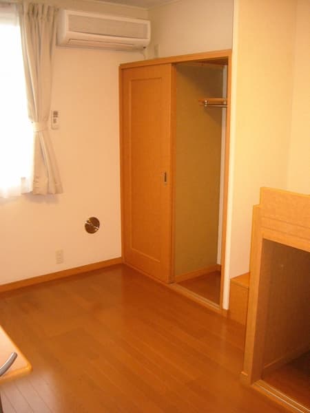 Room image 16