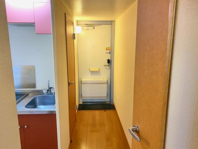Room image 9