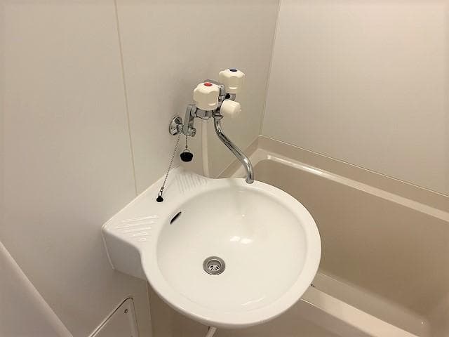 Room image 8