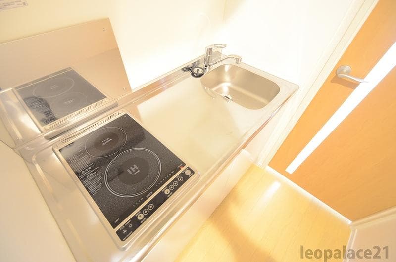 Room image 8