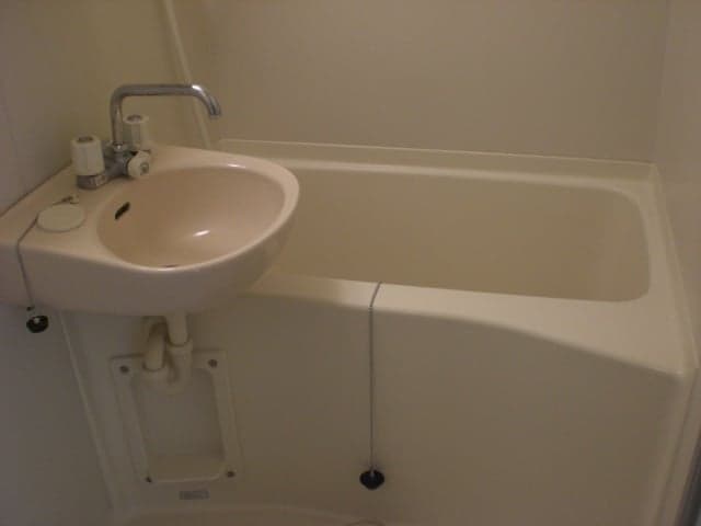 Room image 8