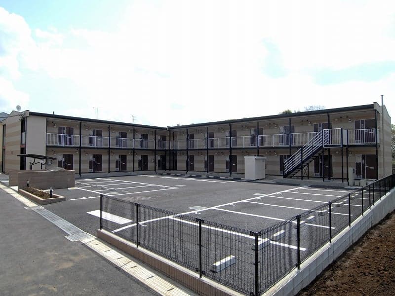 Main exterior of leopalace Premier