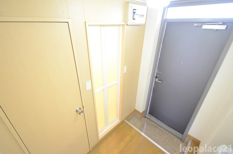 Room image 9