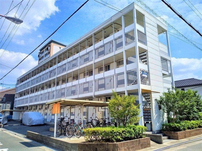 Main exterior of leopalace Petit・Chateau
