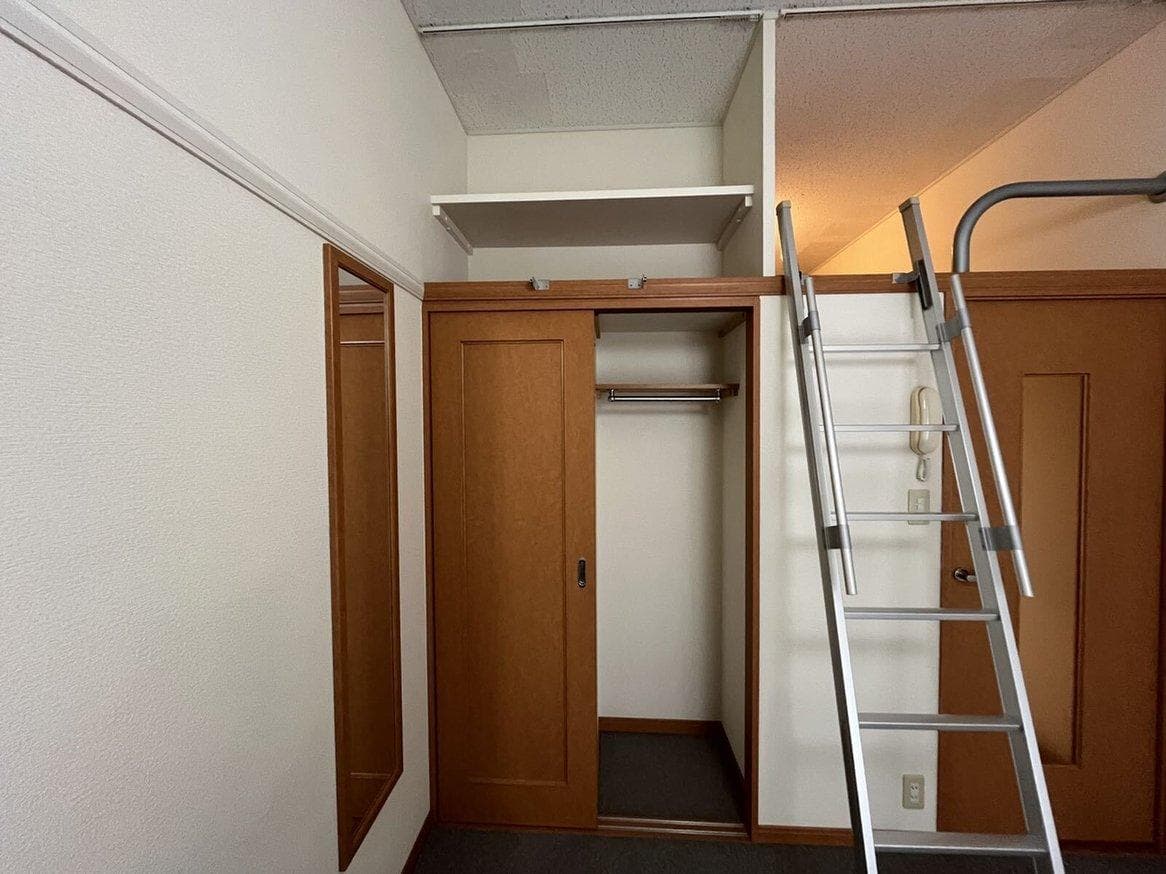 Room image 11