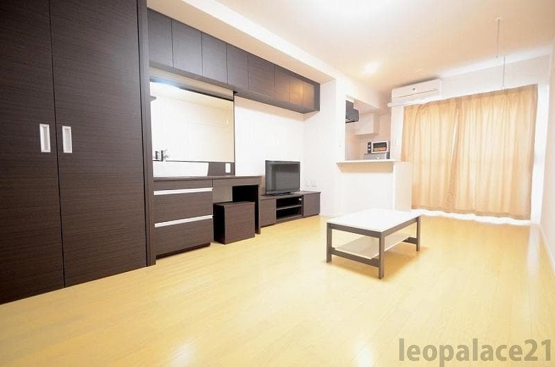 Preview interior of LEONEXT CREA Higashikan