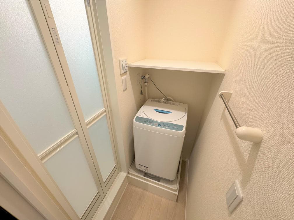 Room image 16