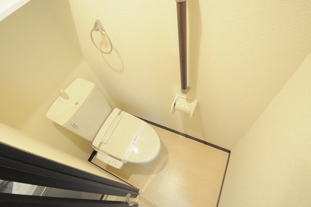 Room image 8