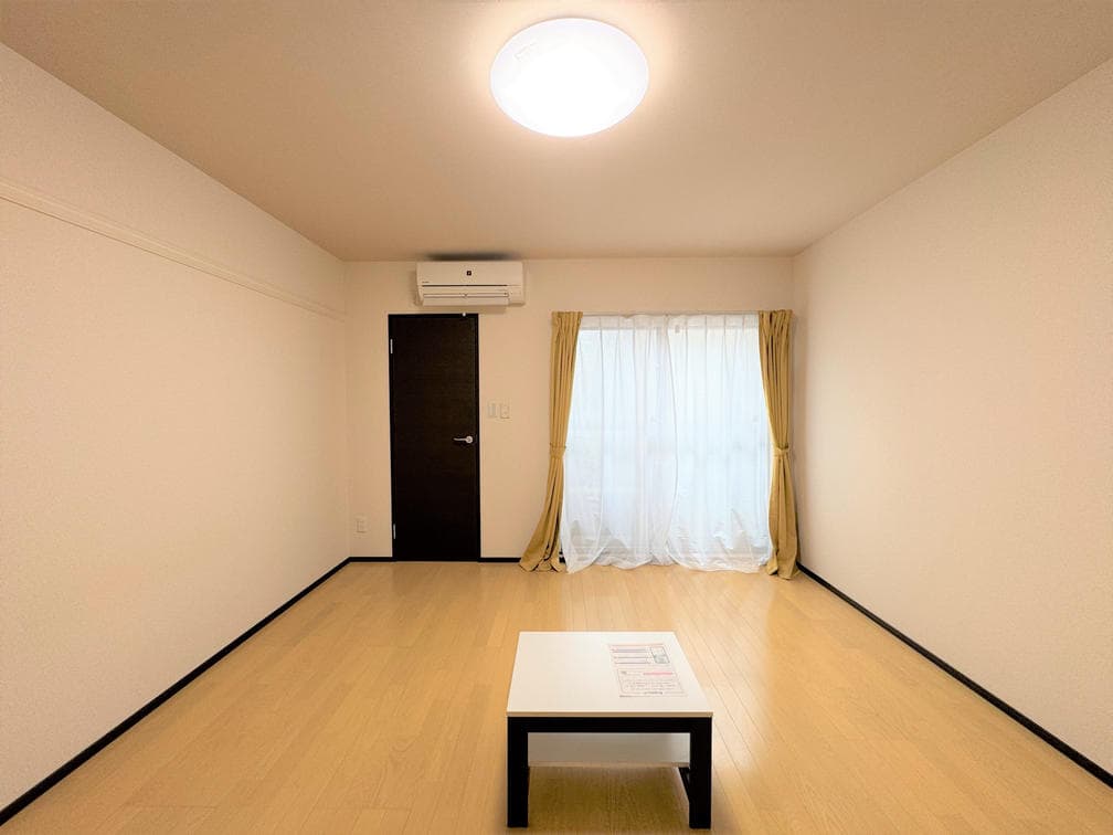 Room image 11