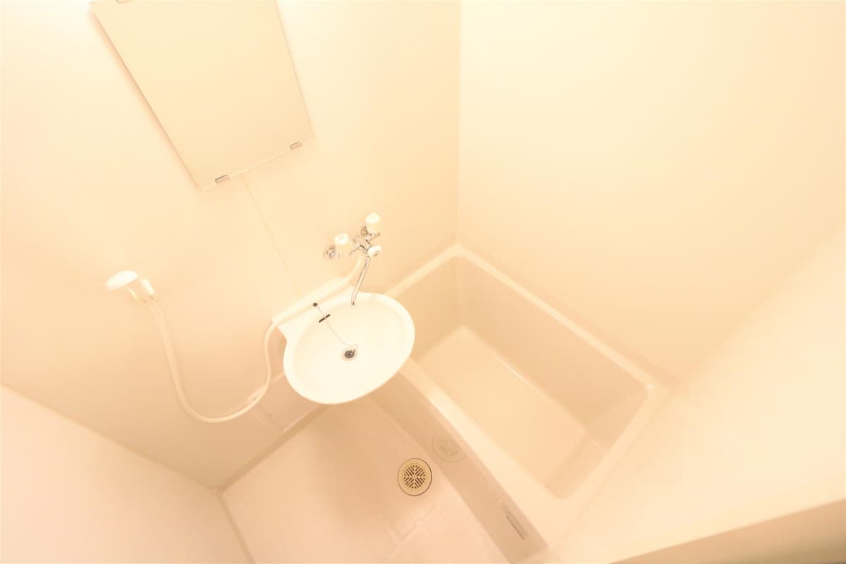 Room image 12
