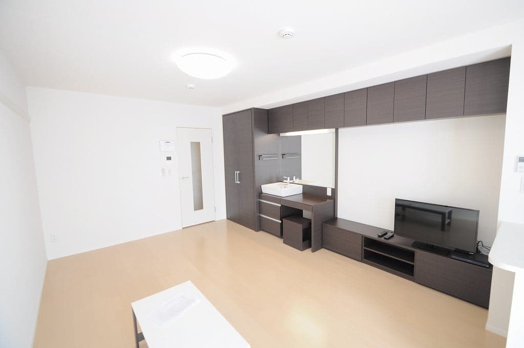 Room image 16