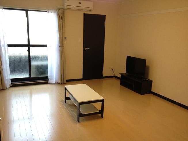 Room image 12