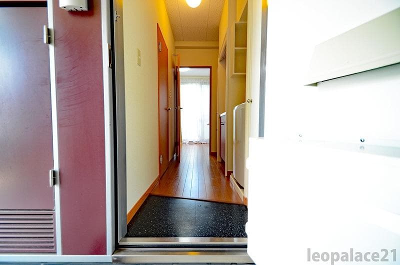 Room image 12