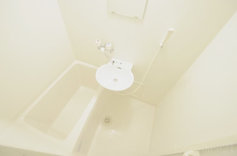 Room image 11