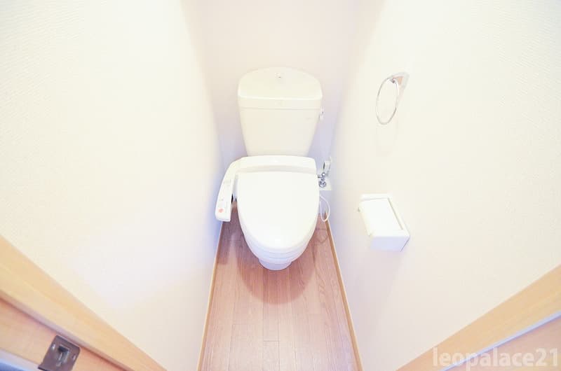 Room image 9