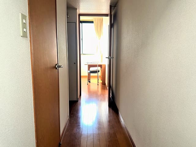 Room image 16