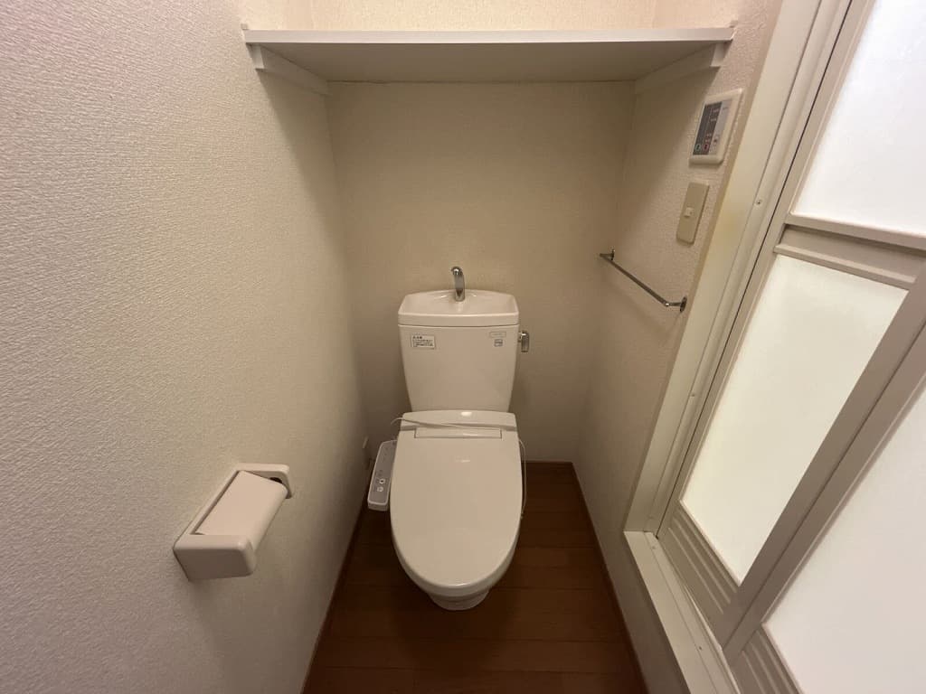 Room image 8
