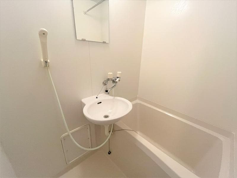 Room image 12