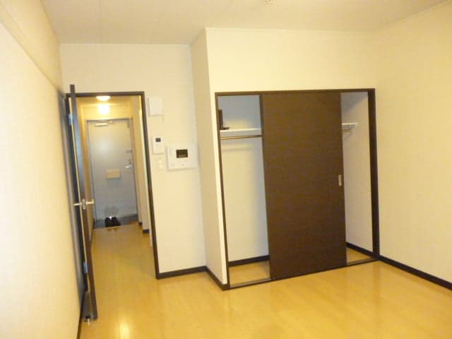 Room image 15