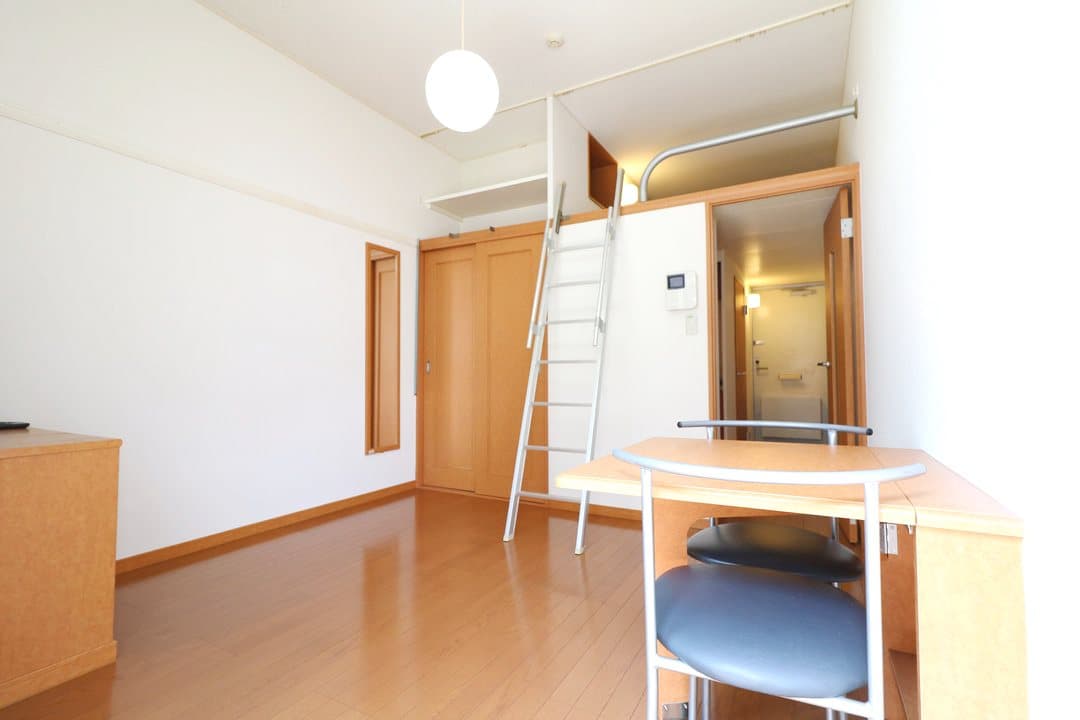 Room image 10