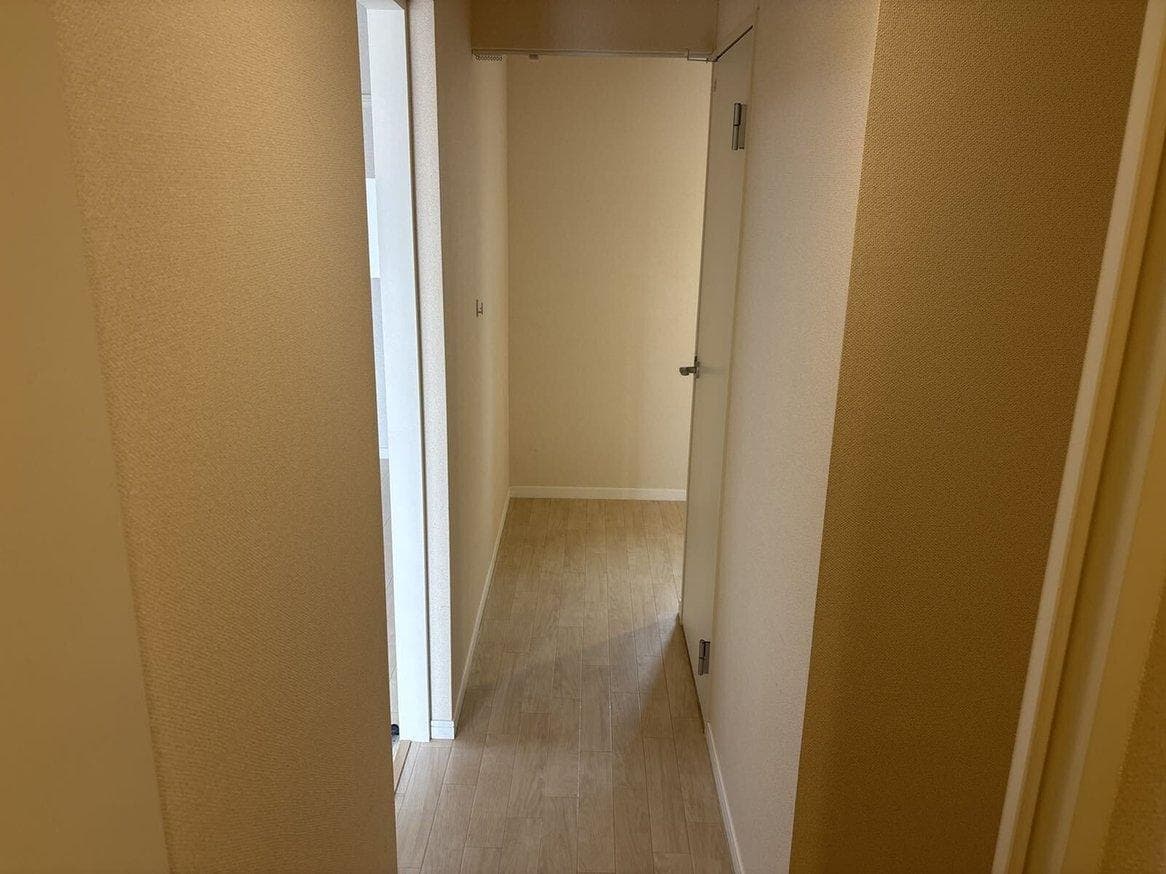Room image 11