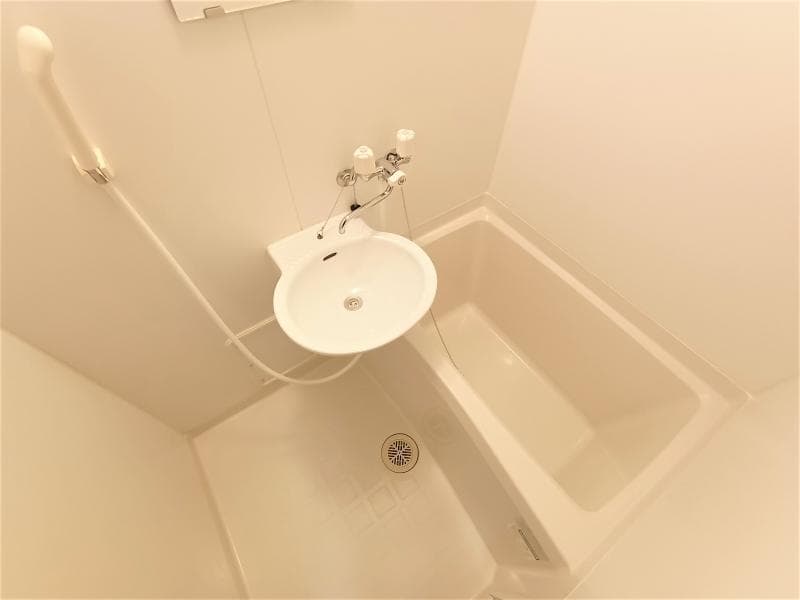 Room image 10