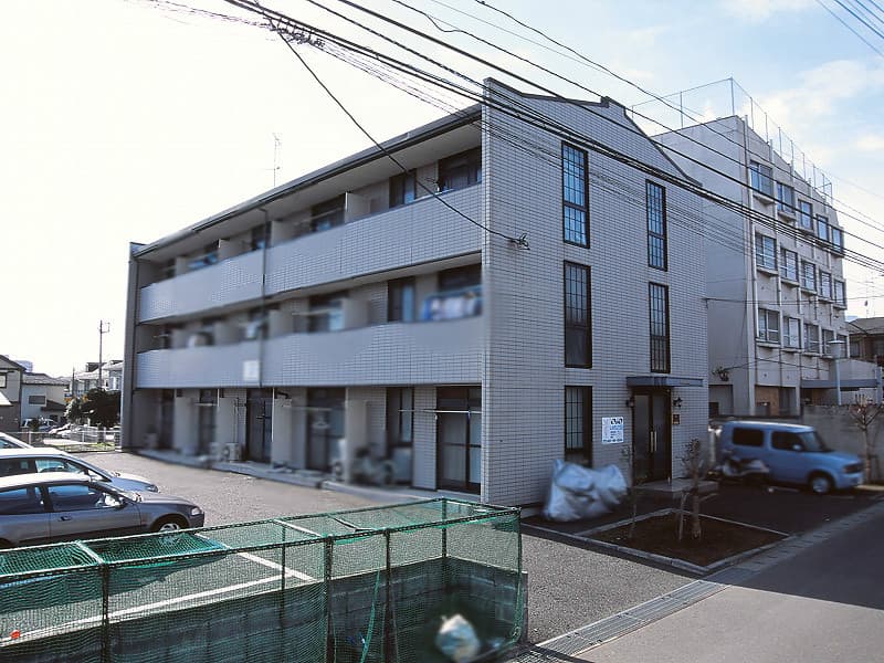 Main exterior of leopalace Amour