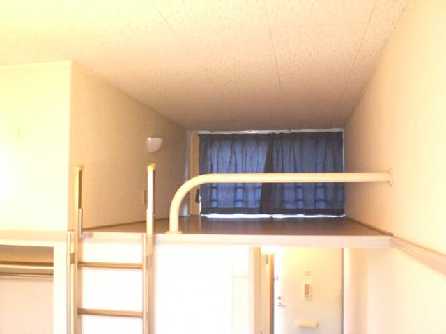Room image 16