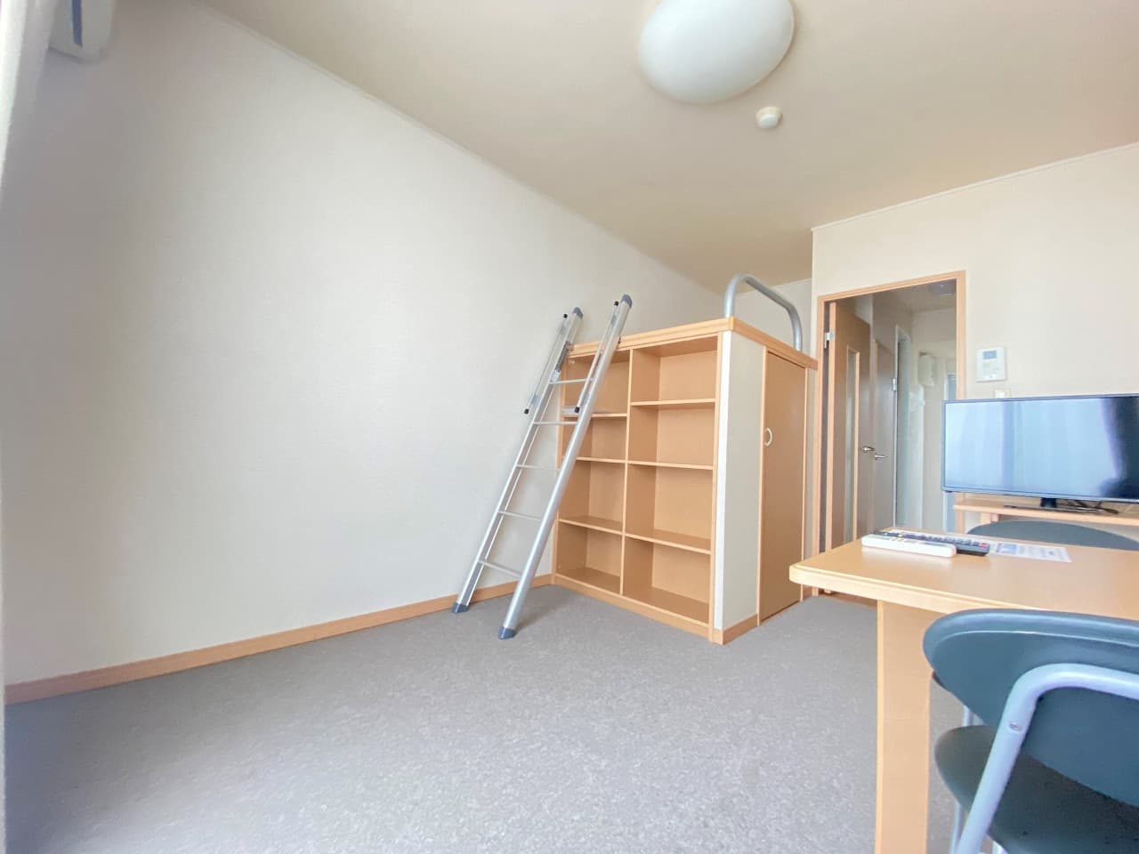 Preview interior of leopalace Movement Tsuruse