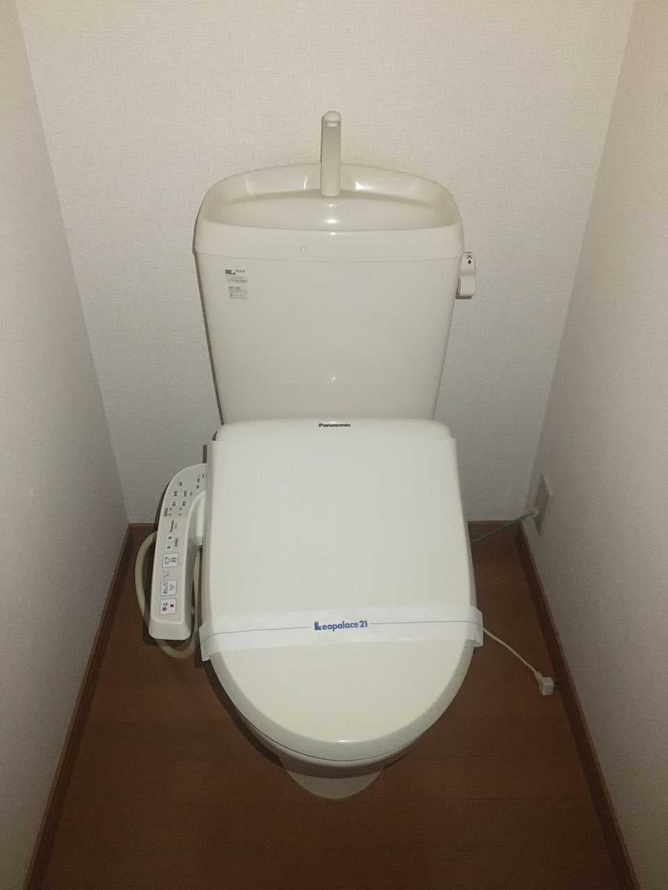 Room image 12