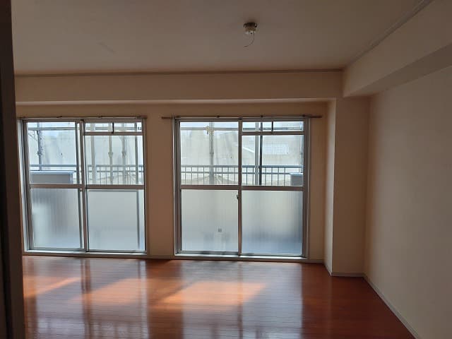 Room image 13