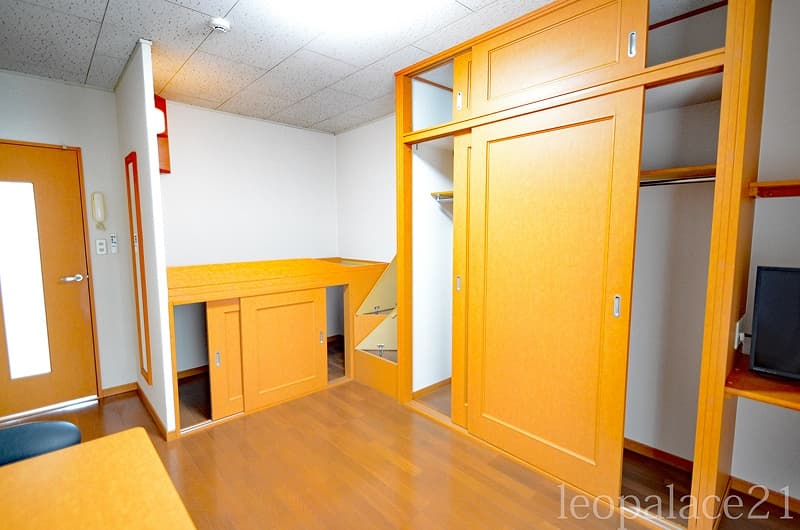 Room image 8